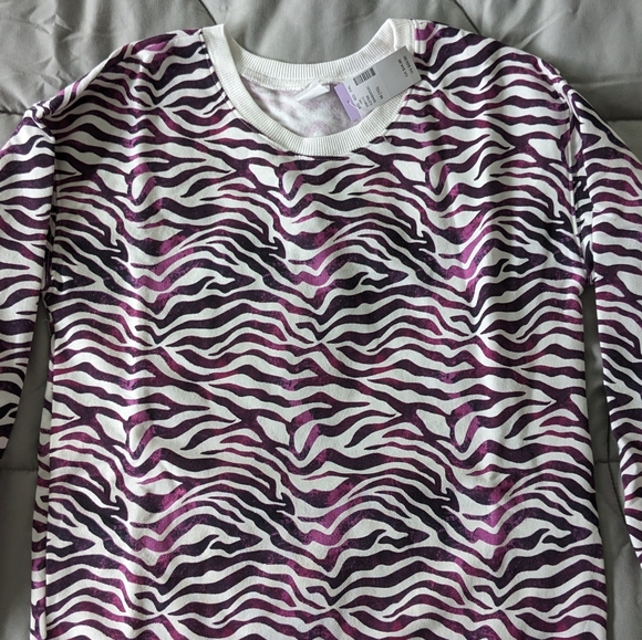 NWT Girls Zebra Sweatshirt - Size L (11/12) - Picture 1 of 9